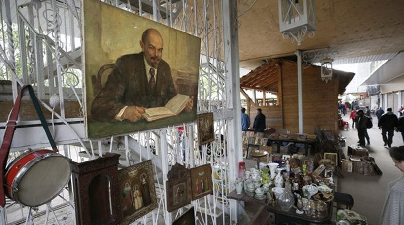 Ένας στους τρεις Ρώσους τα βγάζει πέρα με δυσκολία, σύμφωνα με δημοσίευμα εφημερίδας